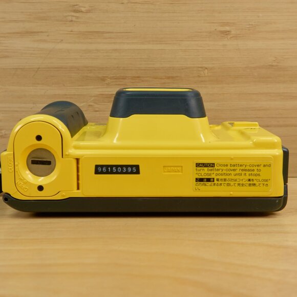 Minolta Weathermatic Dual 35 35mm Film, Underwater, Point and Shoot Camera - Picture 7 of 7